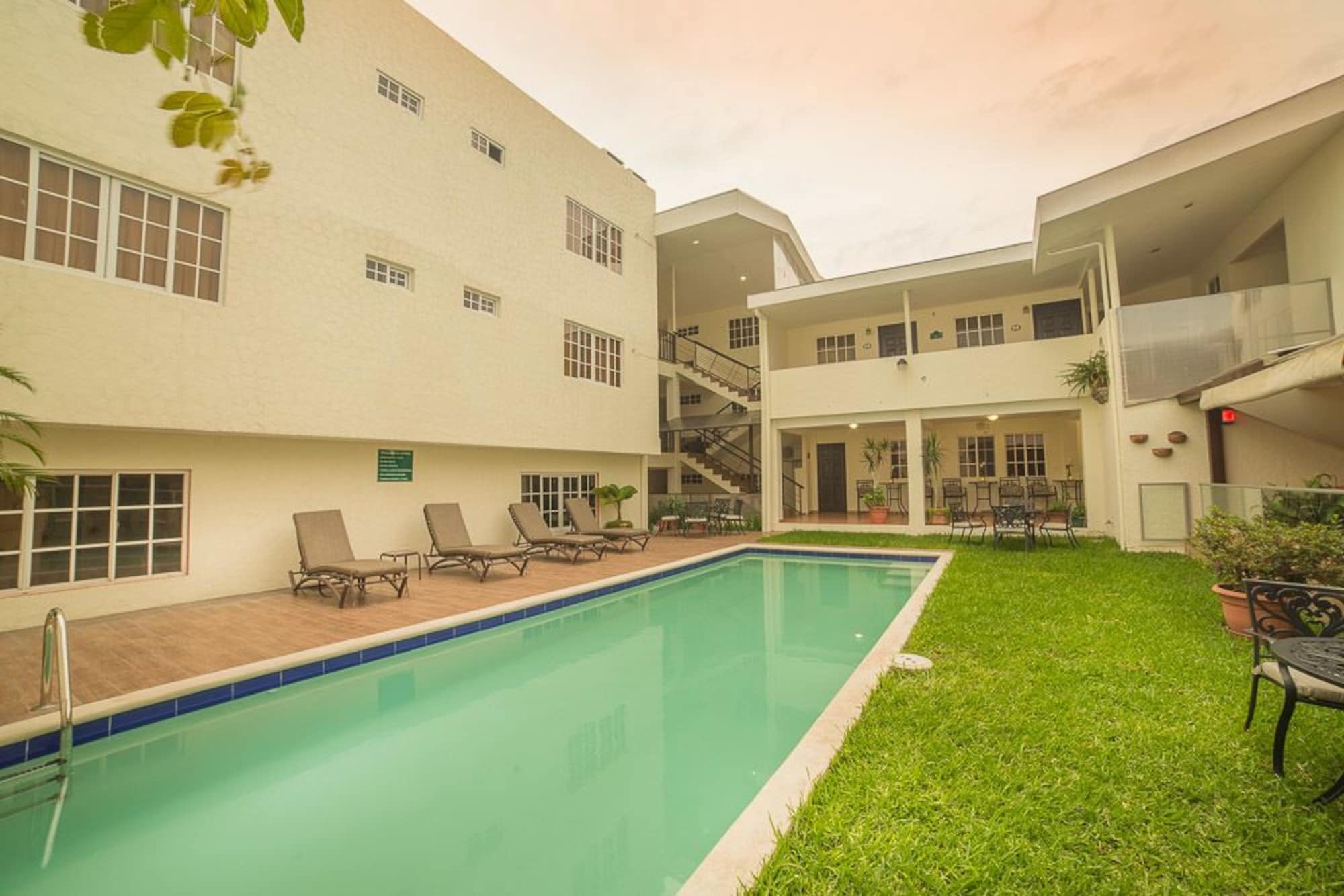 Hotel Marela San Salvador Bagian luar foto
